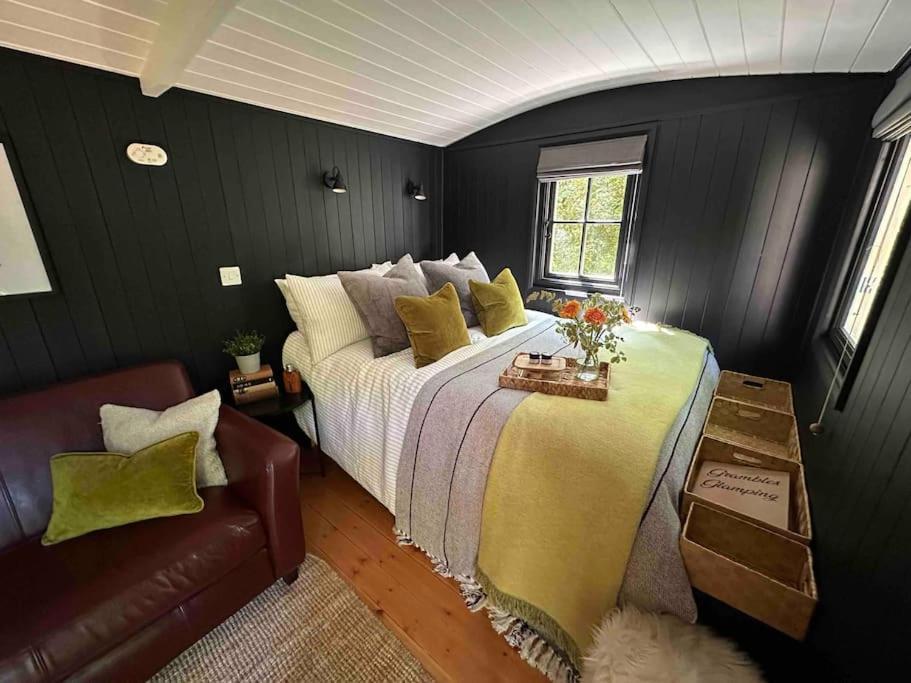 Cornwall Woodland Shepherd'S Hut - Dennis Hut Bodmin Exteriör bild