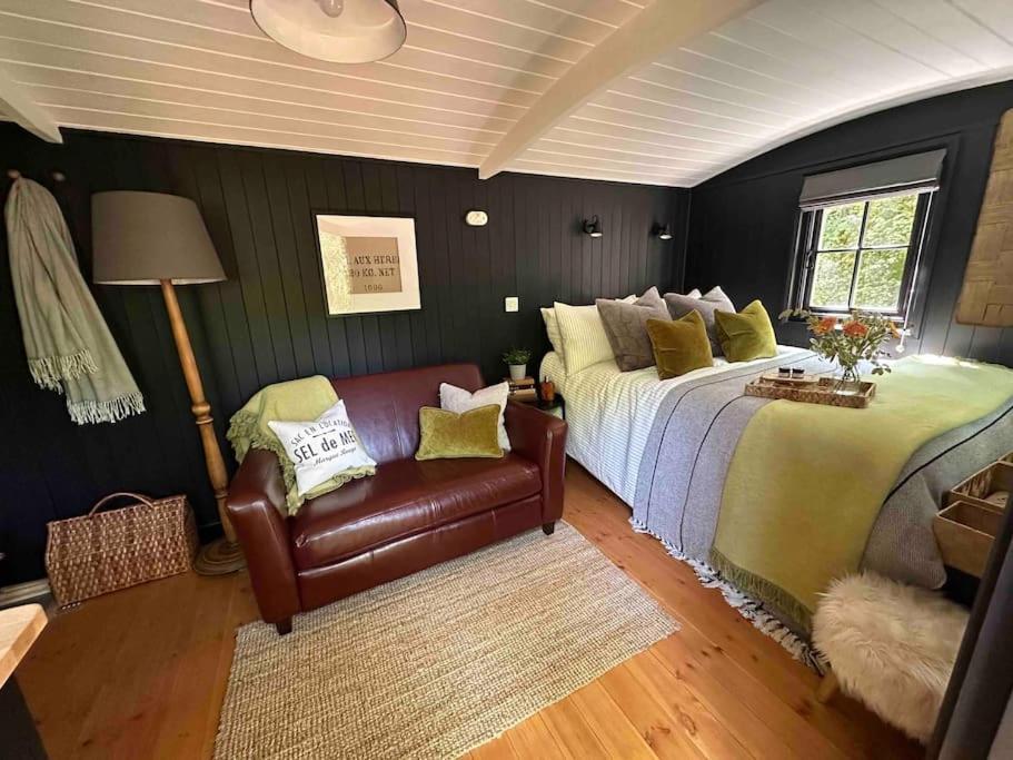 Cornwall Woodland Shepherd'S Hut - Dennis Hut Bodmin Exteriör bild