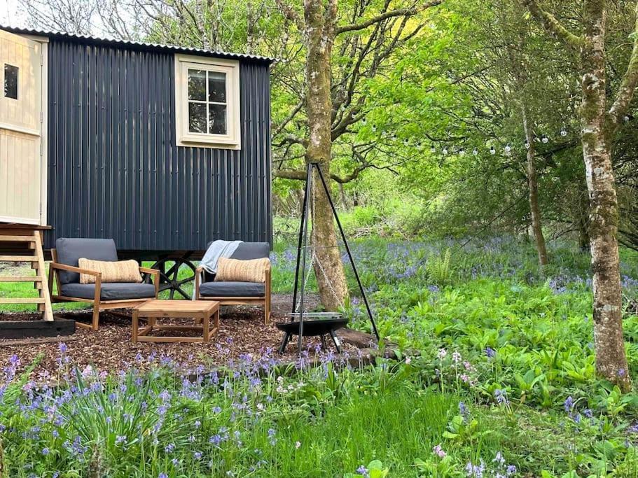 Cornwall Woodland Shepherd'S Hut - Dennis Hut Bodmin Exteriör bild